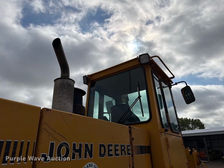 image for item EW7542 1990 John Deere 624E wheel loader