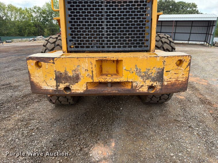 image for item EW7542 1990 John Deere 624E wheel loader