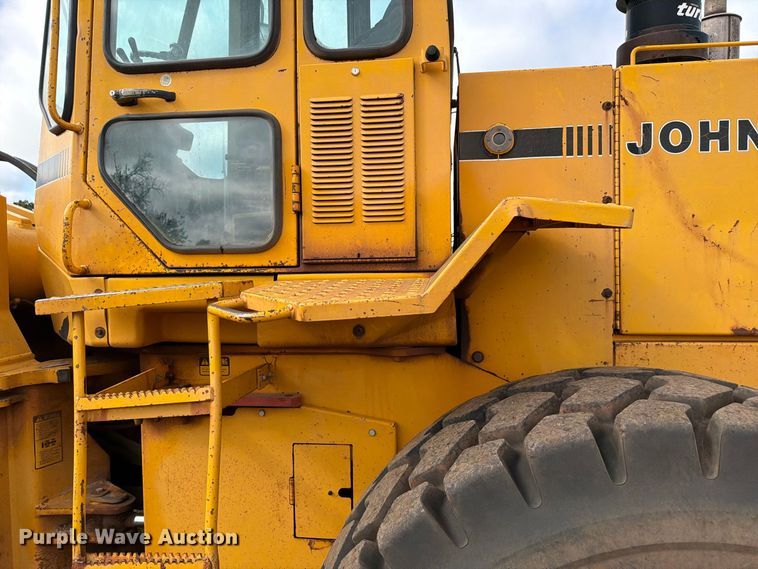 image for item EW7542 1990 John Deere 624E wheel loader