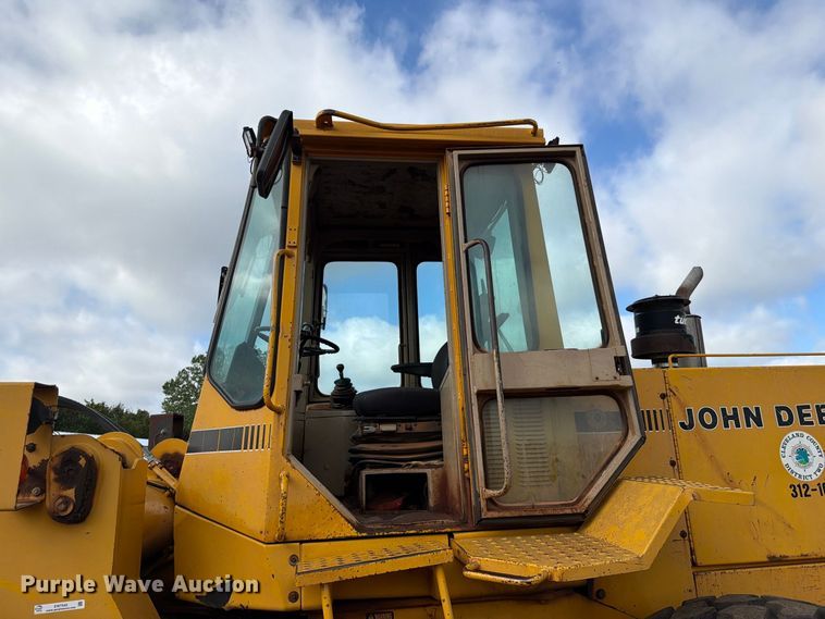 image for item EW7542 1990 John Deere 624E wheel loader