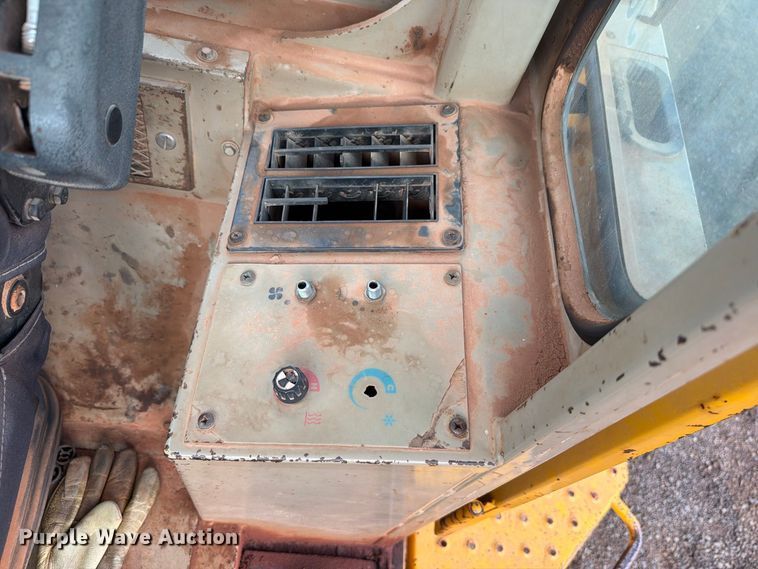 image for item EW7542 1990 John Deere 624E wheel loader