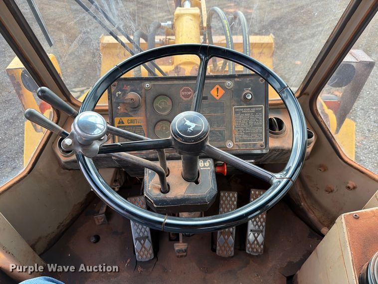 image for item EW7542 1990 John Deere 624E wheel loader