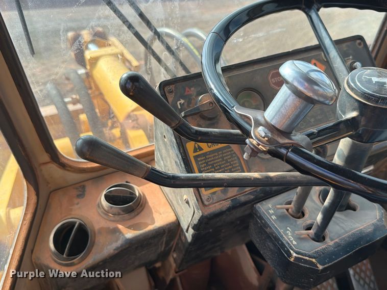 image for item EW7542 1990 John Deere 624E wheel loader