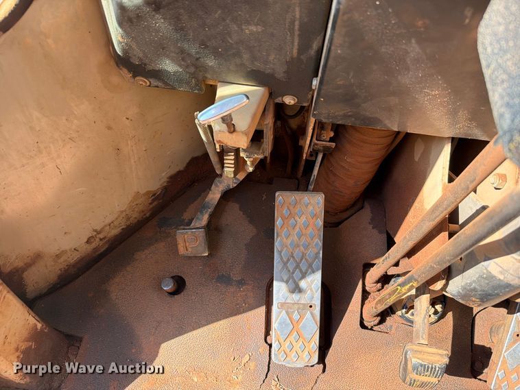 image for item EW7542 1990 John Deere 624E wheel loader