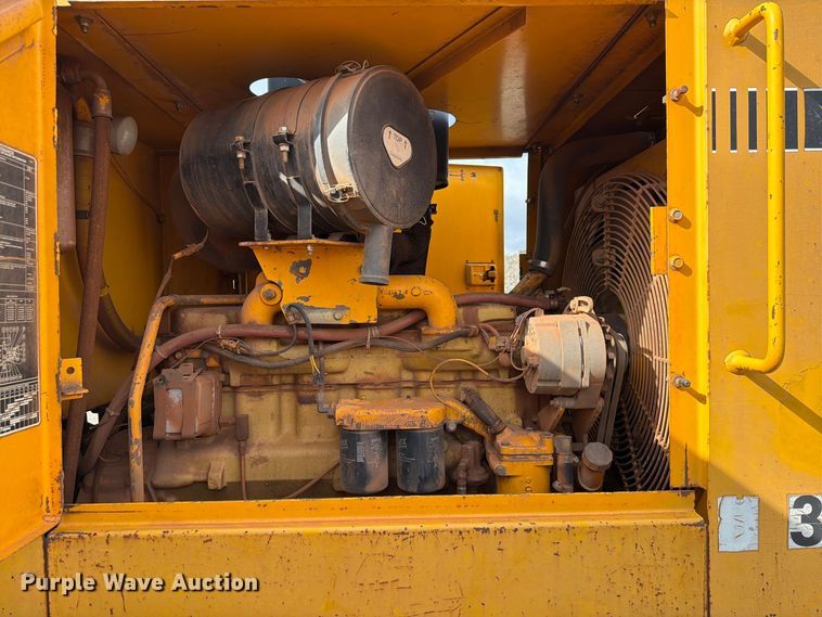 image for item EW7542 1990 John Deere 624E wheel loader