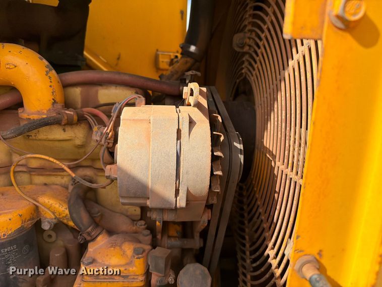 image for item EW7542 1990 John Deere 624E wheel loader