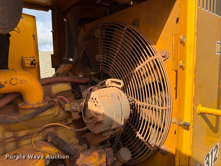 image for item EW7542 1990 John Deere 624E wheel loader
