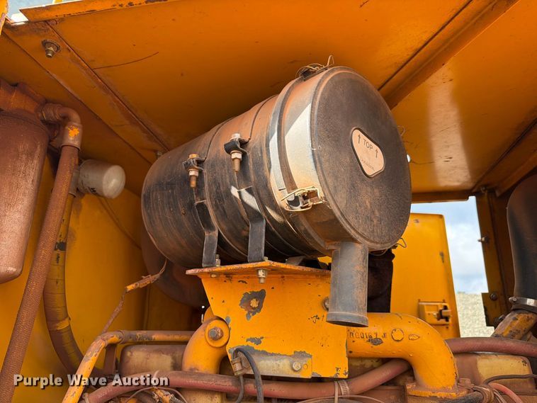 image for item EW7542 1990 John Deere 624E wheel loader