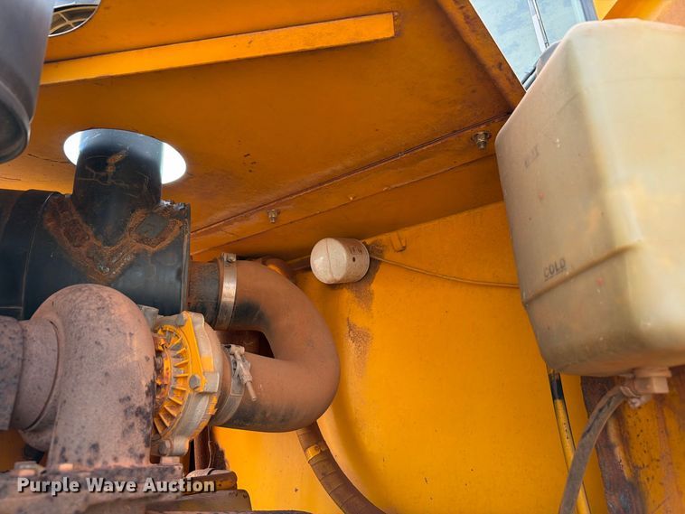 image for item EW7542 1990 John Deere 624E wheel loader