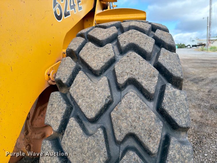 image for item EW7542 1990 John Deere 624E wheel loader