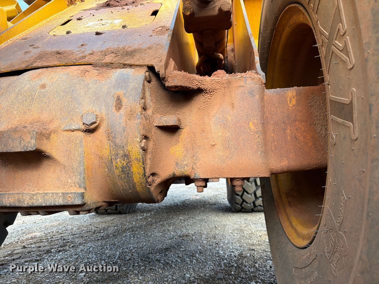 image for item EW7542 1990 John Deere 624E wheel loader
