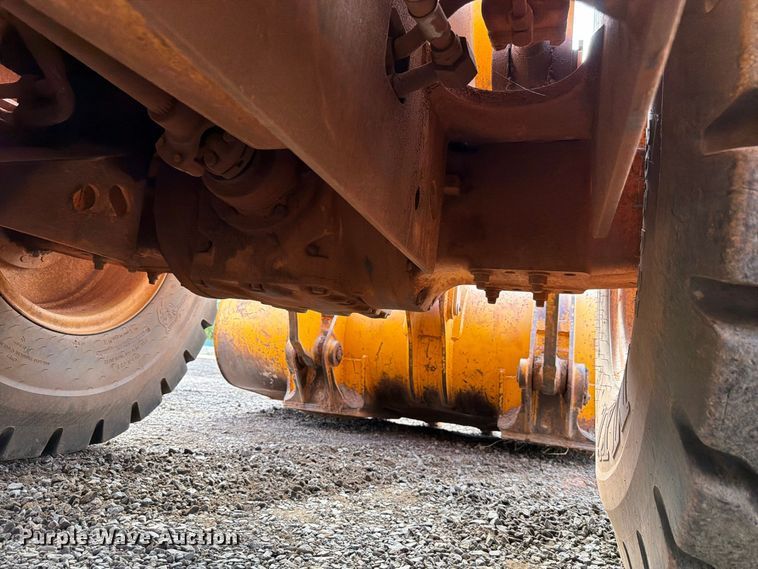 image for item EW7542 1990 John Deere 624E wheel loader