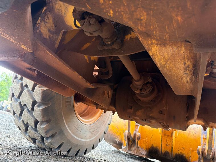 image for item EW7542 1990 John Deere 624E wheel loader