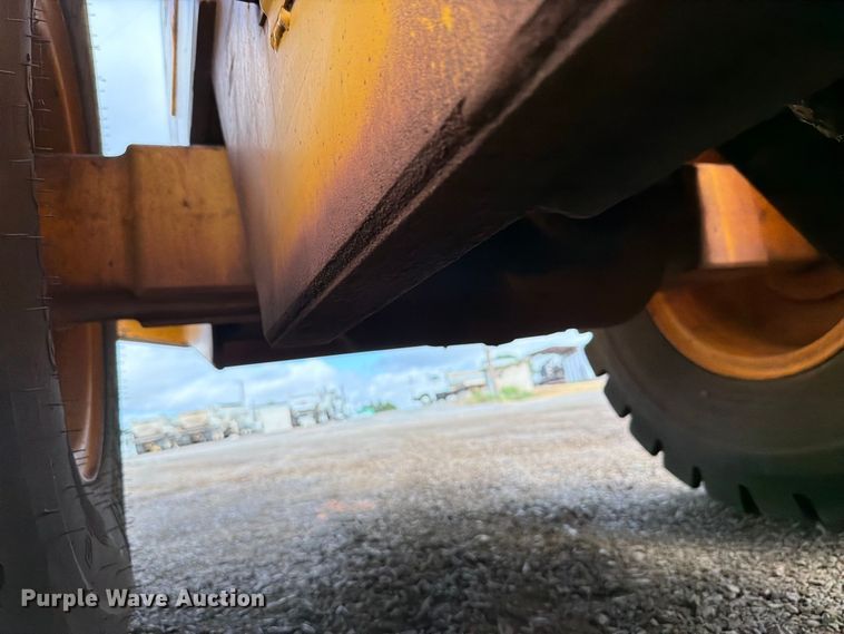 image for item EW7542 1990 John Deere 624E wheel loader