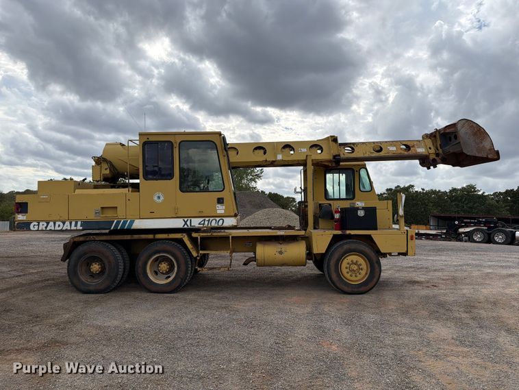 image for item EW7543 1999 Gradall XL4100 wheeled excavator