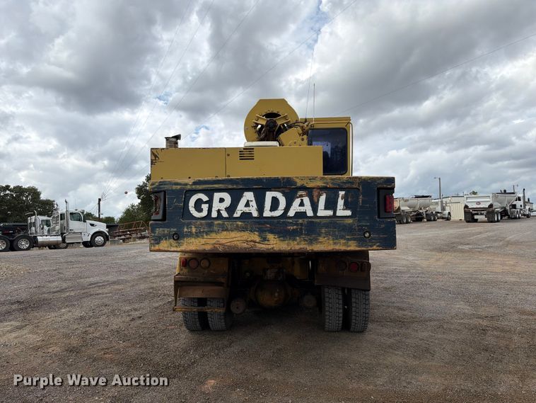 image for item EW7543 1999 Gradall XL4100 wheeled excavator