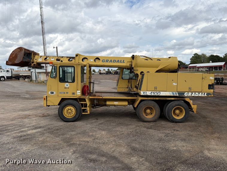 image for item EW7543 1999 Gradall XL4100 wheeled excavator