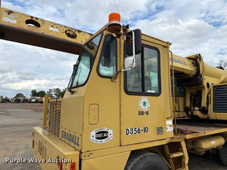image for item EW7543 1999 Gradall XL4100 wheeled excavator