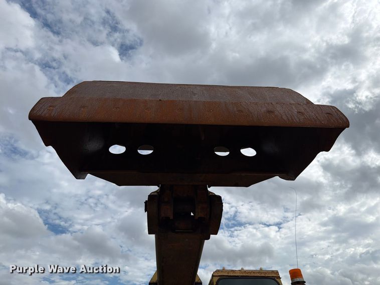 image for item EW7543 1999 Gradall XL4100 wheeled excavator