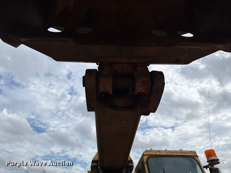image for item EW7543 1999 Gradall XL4100 wheeled excavator