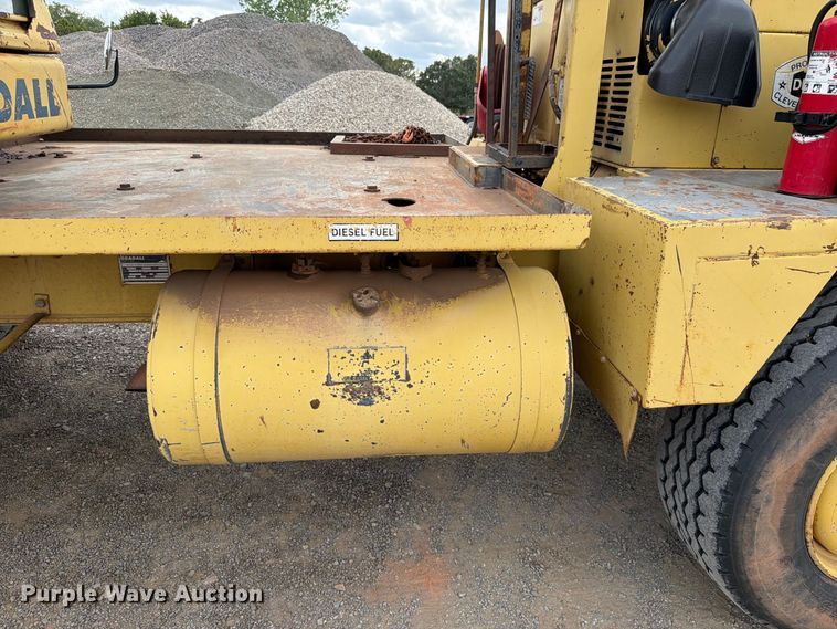 image for item EW7543 1999 Gradall XL4100 wheeled excavator