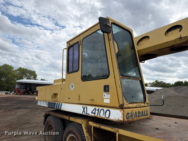 image for item EW7543 1999 Gradall XL4100 wheeled excavator