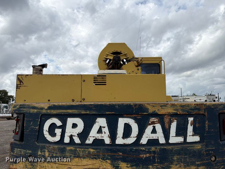 image for item EW7543 1999 Gradall XL4100 wheeled excavator