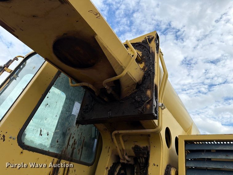 image for item EW7543 1999 Gradall XL4100 wheeled excavator