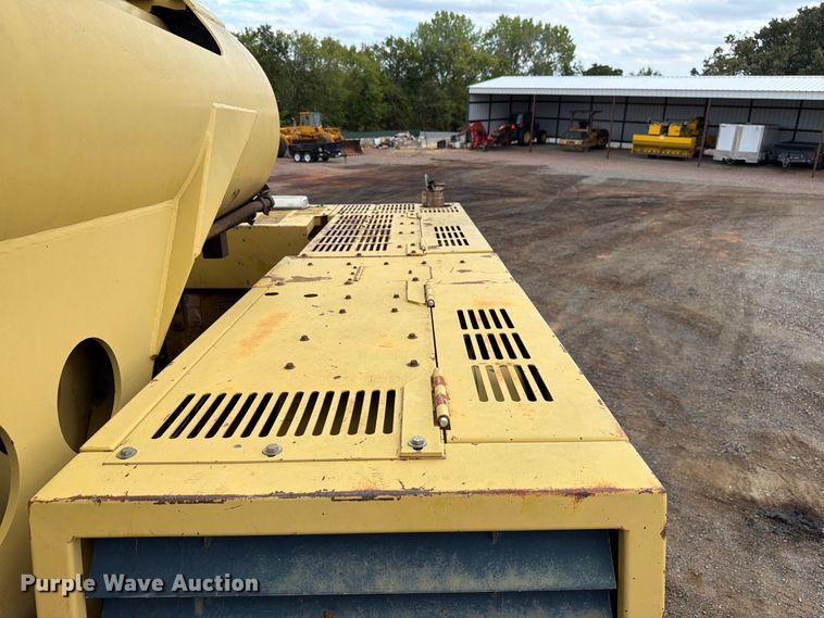 image for item EW7543 1999 Gradall XL4100 wheeled excavator