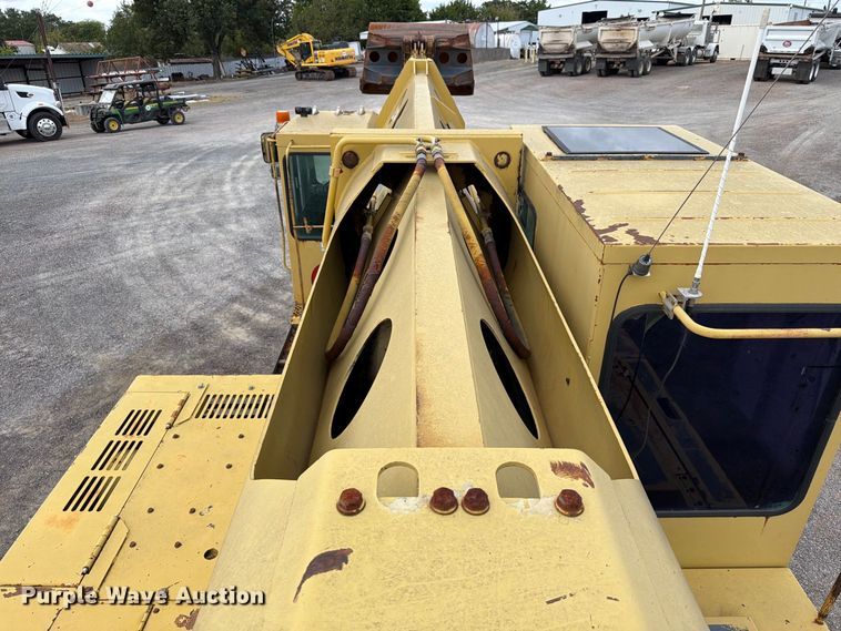 image for item EW7543 1999 Gradall XL4100 wheeled excavator