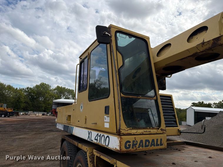 image for item EW7543 1999 Gradall XL4100 wheeled excavator