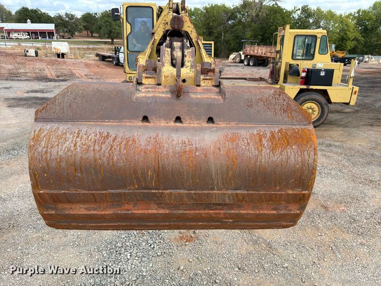 image for item EW7543 1999 Gradall XL4100 wheeled excavator