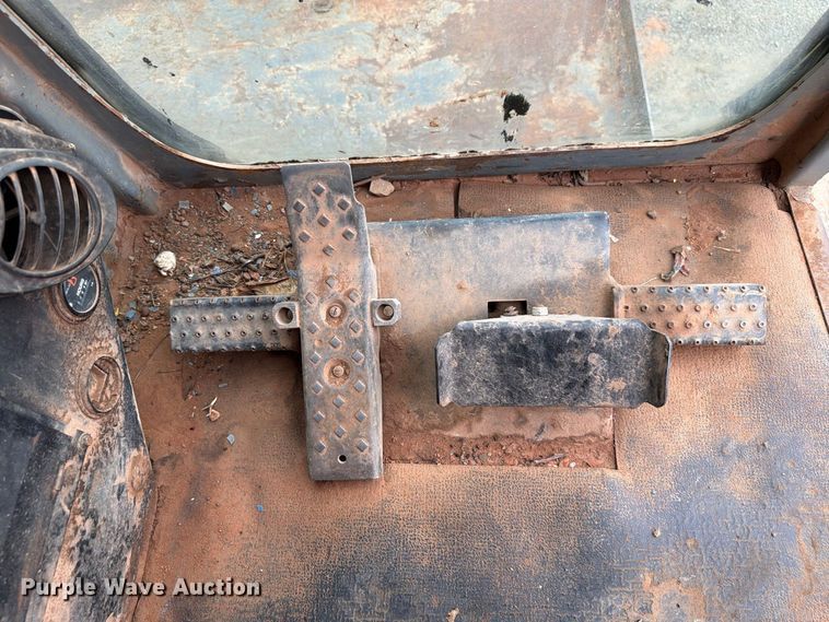 image for item EW7543 1999 Gradall XL4100 wheeled excavator