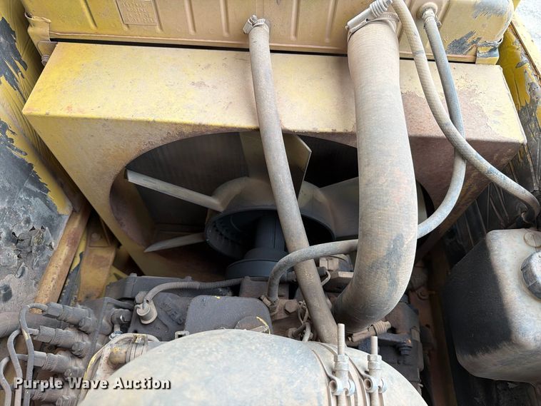 image for item EW7543 1999 Gradall XL4100 wheeled excavator