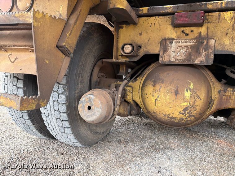 image for item EW7543 1999 Gradall XL4100 wheeled excavator