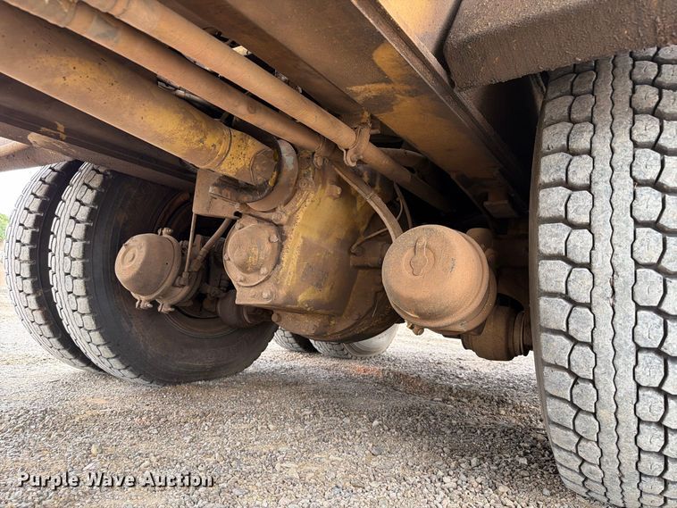 image for item EW7543 1999 Gradall XL4100 wheeled excavator