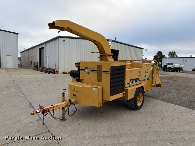 image for item EW7545 1998 Vermeer BC1800A wood chipper