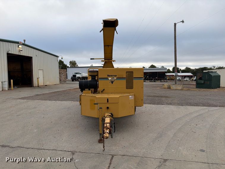image for item EW7545 1998 Vermeer BC1800A wood chipper