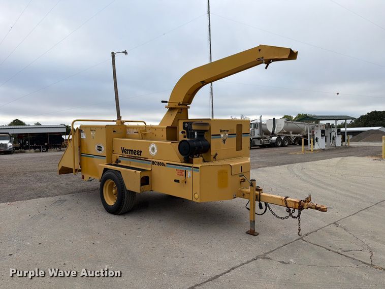 image for item EW7545 1998 Vermeer BC1800A wood chipper