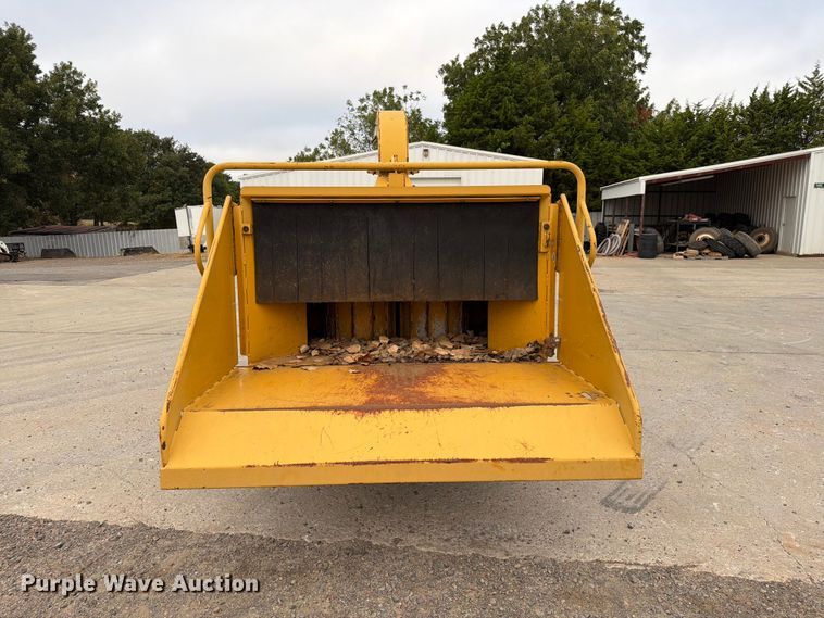 image for item EW7545 1998 Vermeer BC1800A wood chipper