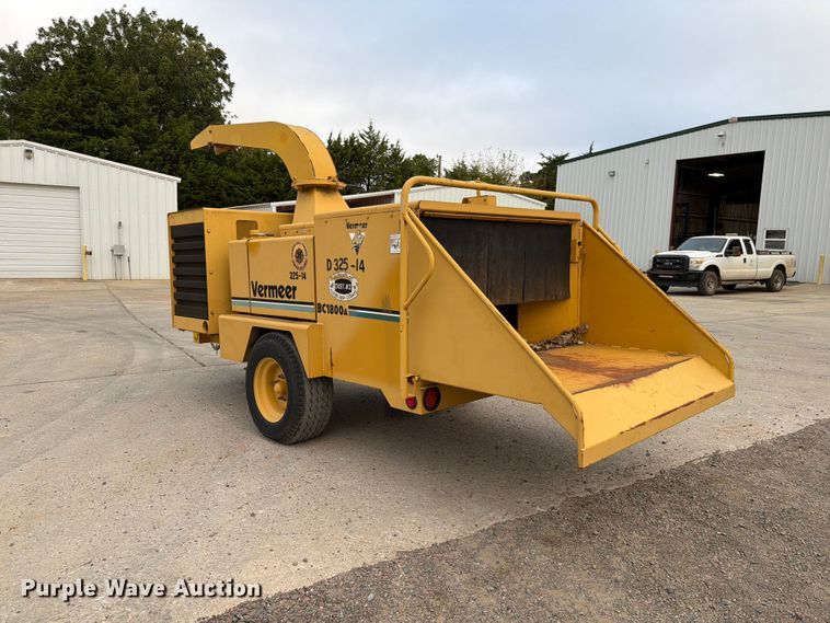 image for item EW7545 1998 Vermeer BC1800A wood chipper