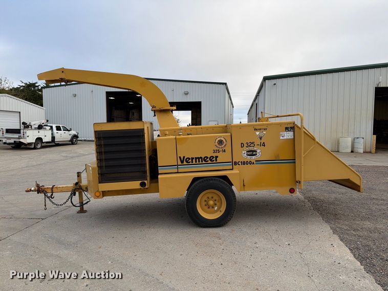 image for item EW7545 1998 Vermeer BC1800A wood chipper