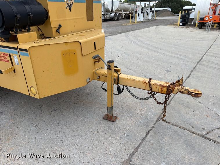 image for item EW7545 1998 Vermeer BC1800A wood chipper