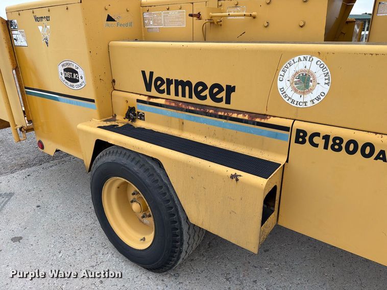 image for item EW7545 1998 Vermeer BC1800A wood chipper