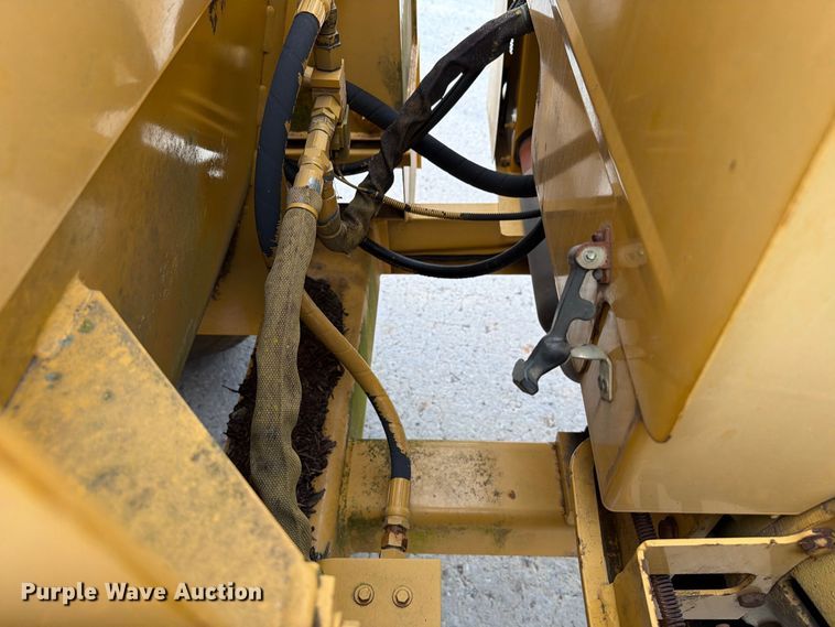 image for item EW7545 1998 Vermeer BC1800A wood chipper