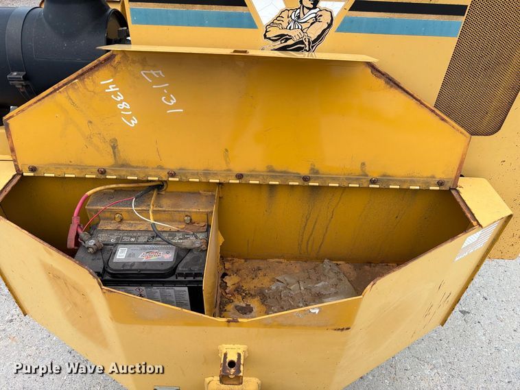 image for item EW7545 1998 Vermeer BC1800A wood chipper