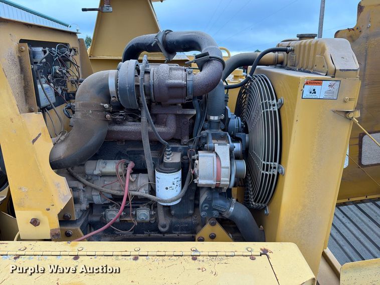 image for item EW7545 1998 Vermeer BC1800A wood chipper