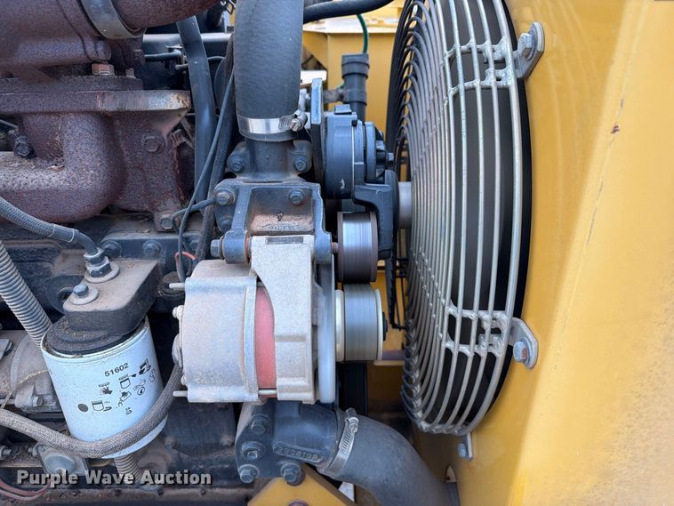 image for item EW7545 1998 Vermeer BC1800A wood chipper