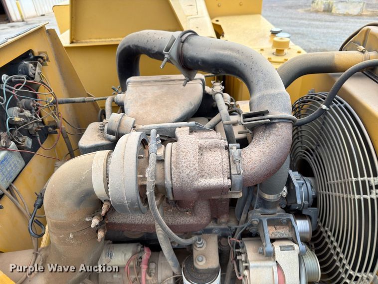image for item EW7545 1998 Vermeer BC1800A wood chipper