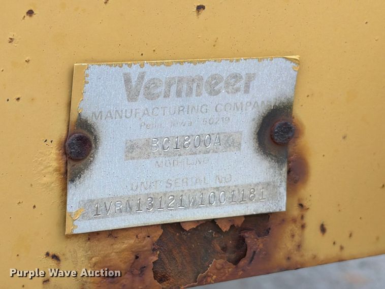 image for item EW7545 1998 Vermeer BC1800A wood chipper